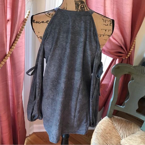 ▪️Cold Shoulder Top with Bows - Picture 5 of 8
